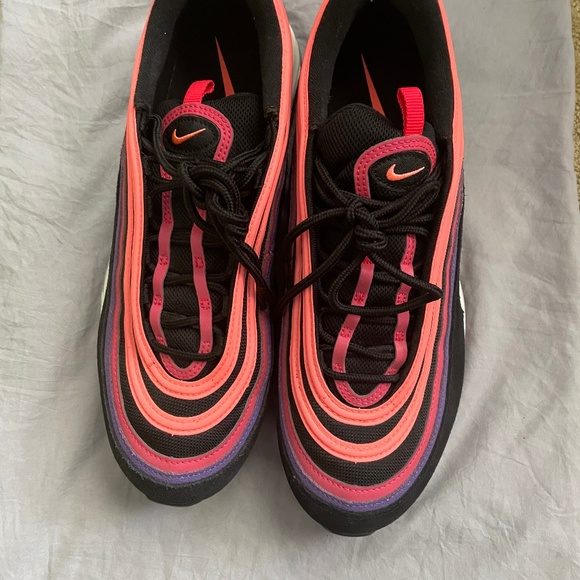 Nike Shoes - Women’s Nike Air Max